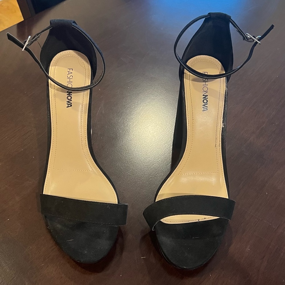 SOLD!!!Fashion Nova Block Heels - Picture 5 of 9